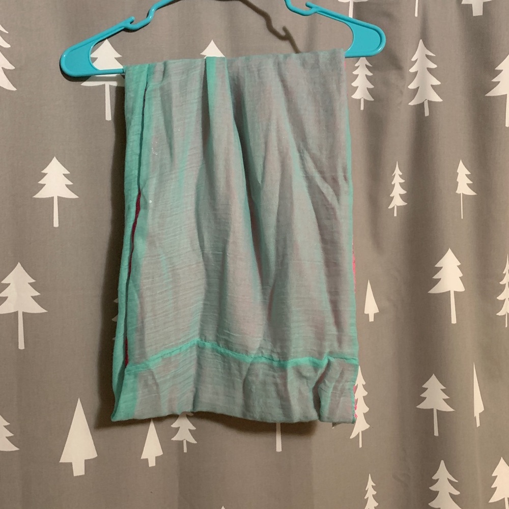 Boutique Scarf - Picture 4 of 4